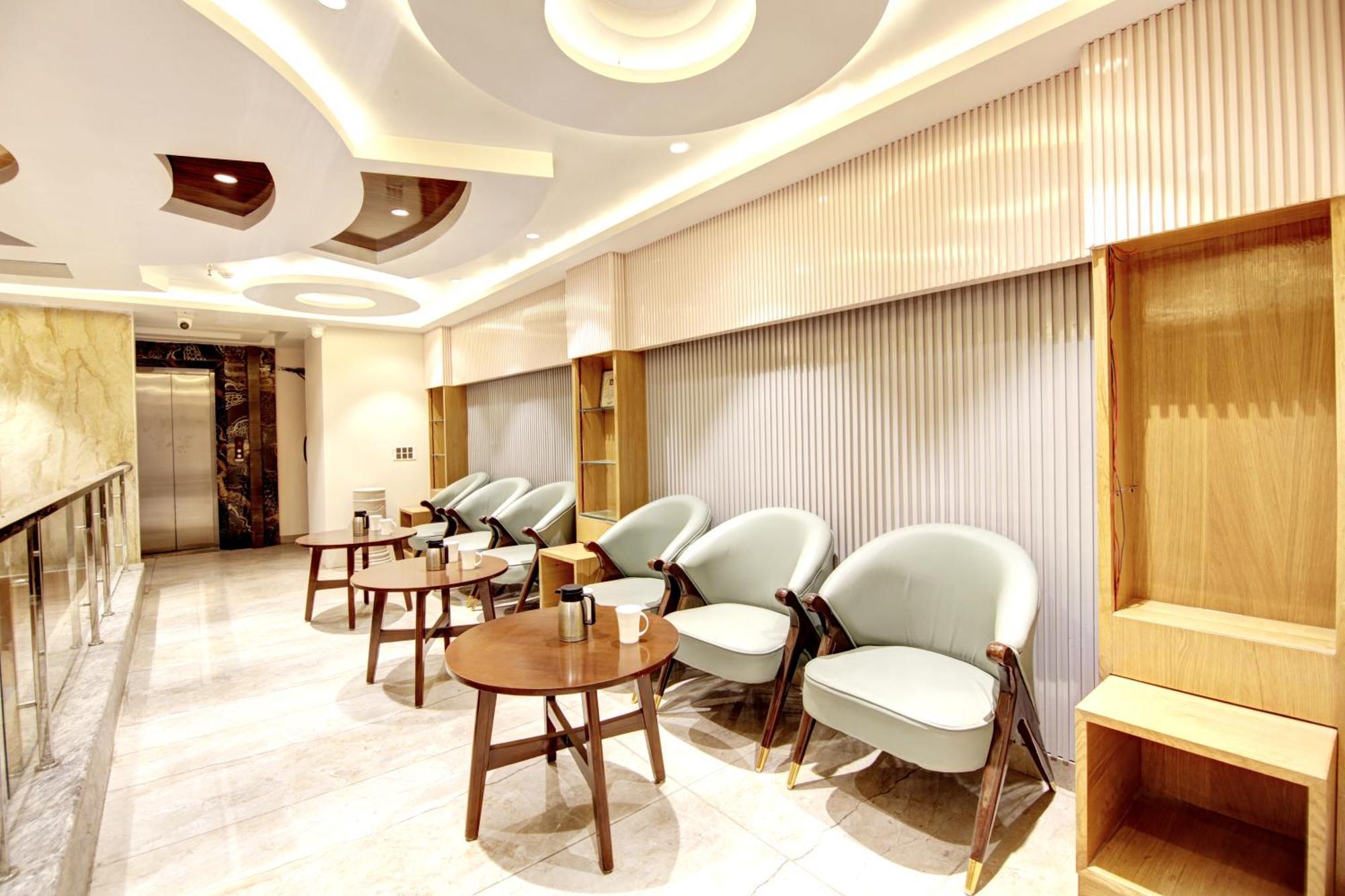 Hotel Krishna Plaza 'new Delhi' - By M S Hospitality 4*