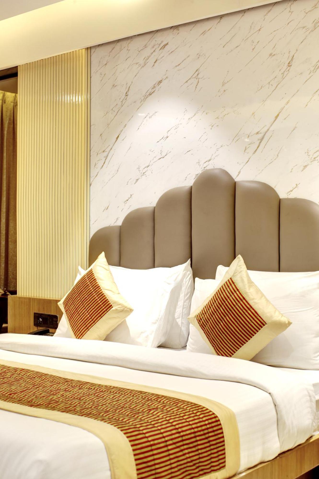 Hotel Krishna Plaza 'new Delhi' - By M S Hospitality 4*