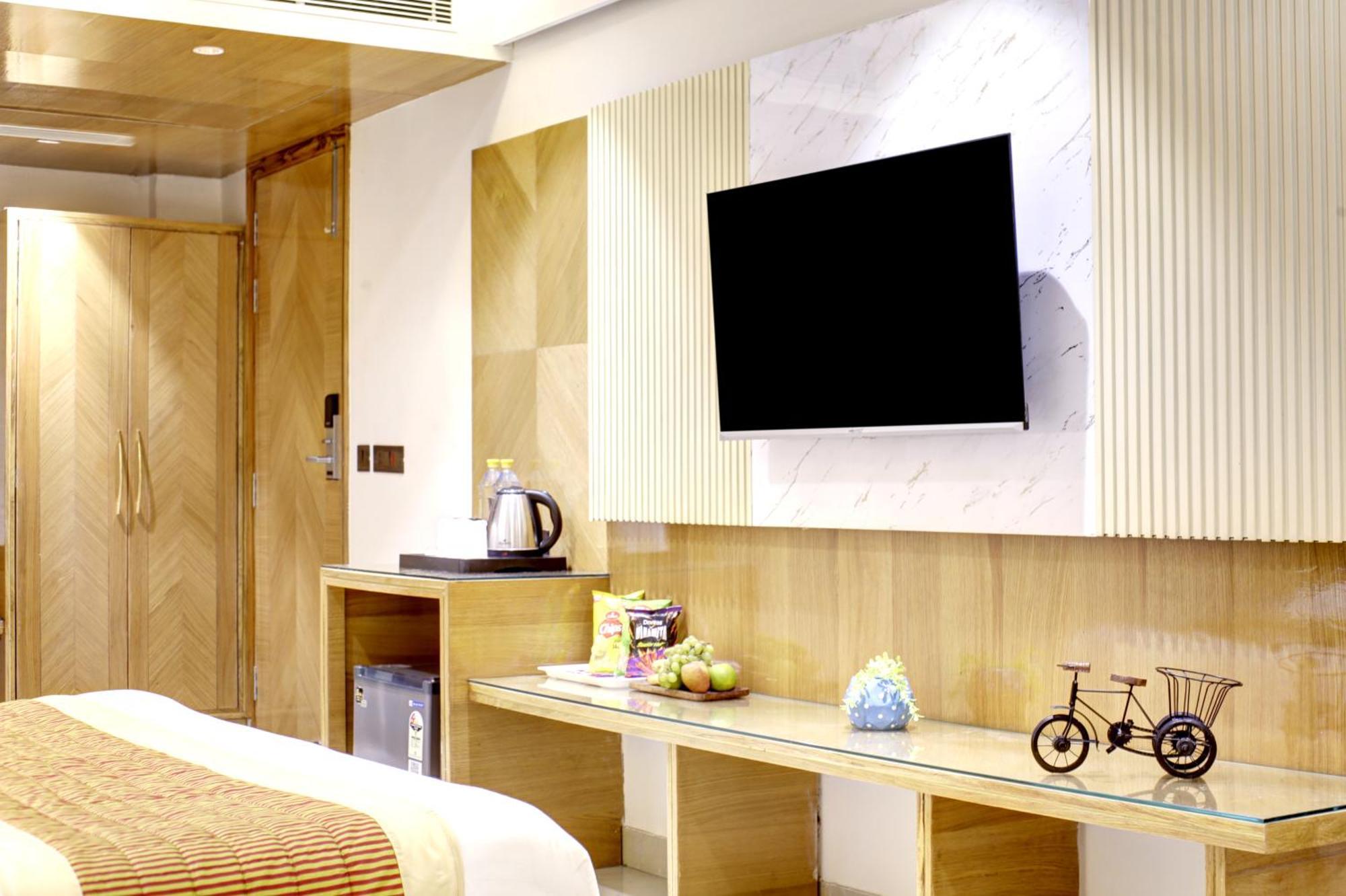 Krishna Plaza 'new Delhi' - By M S Hospitality Hotel