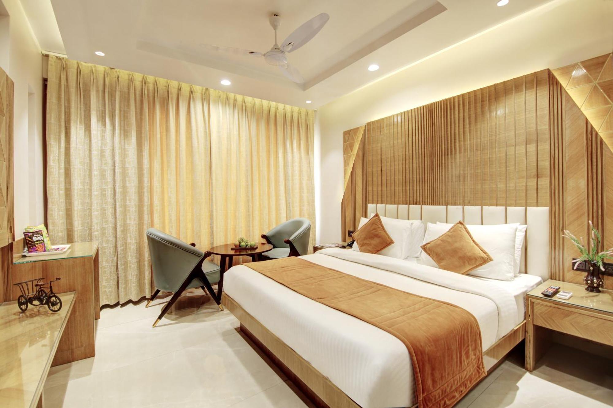 Hotel Krishna Plaza 'new Delhi' - By M S Hospitality 4*
