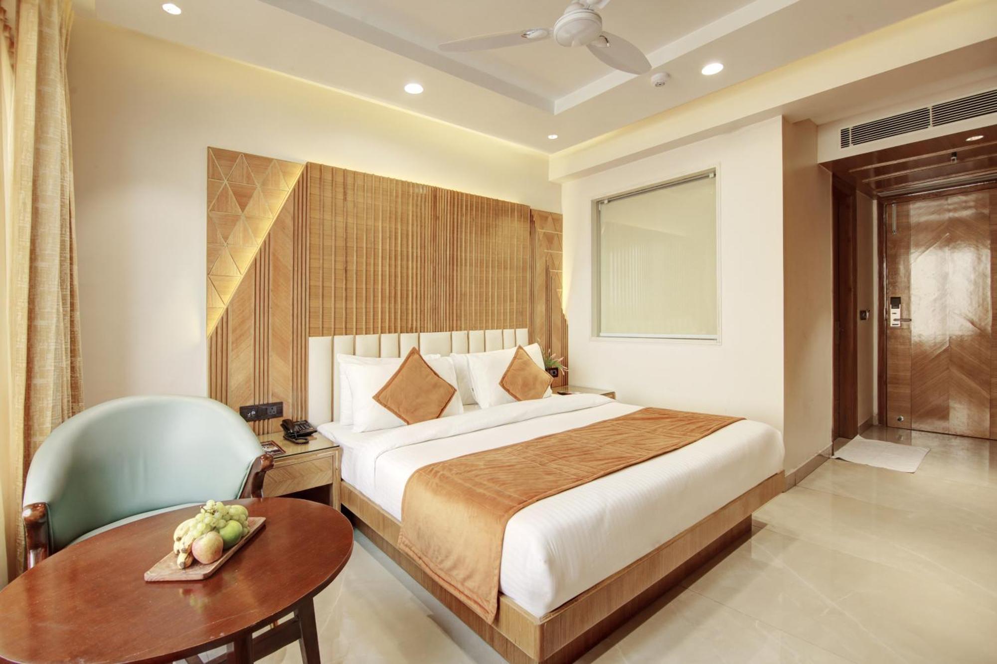Krishna Plaza 'new Delhi' - By M S Hospitality Hotel